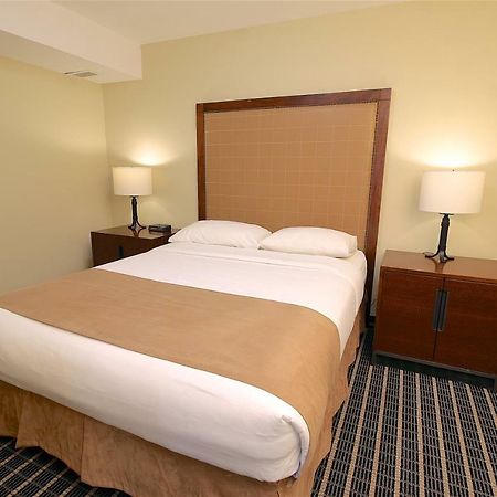 Medicine Hat Inn & Suites Εξωτερικό φωτογραφία