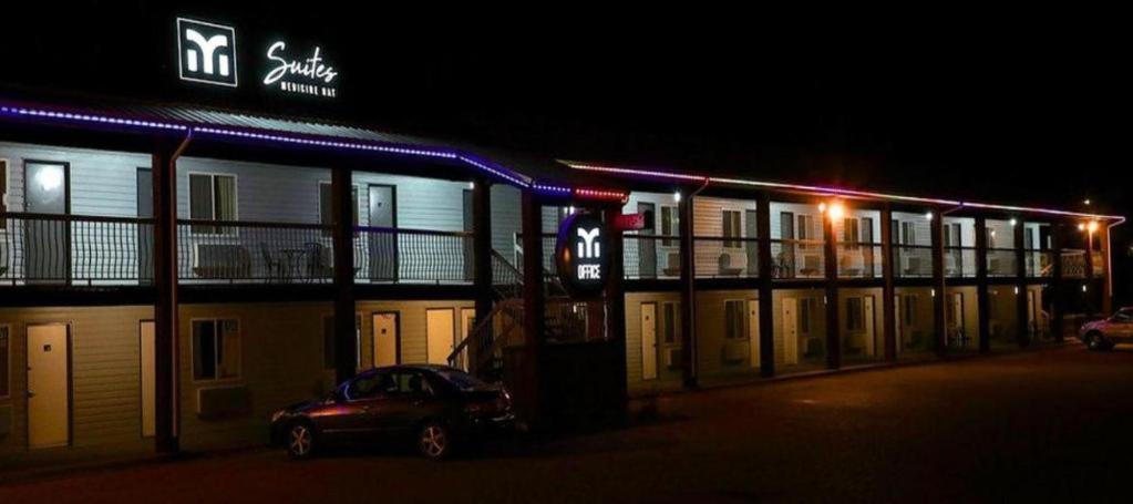 Medicine Hat Inn & Suites Εξωτερικό φωτογραφία