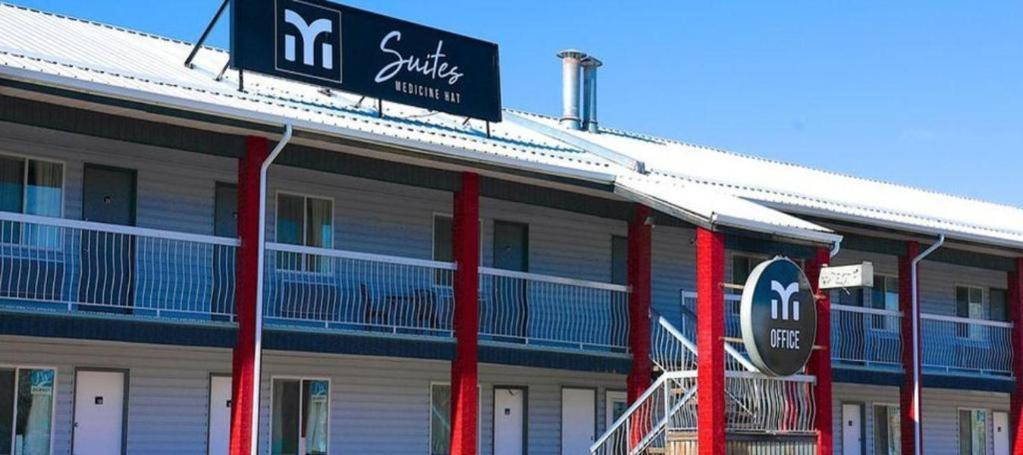 Medicine Hat Inn & Suites Εξωτερικό φωτογραφία