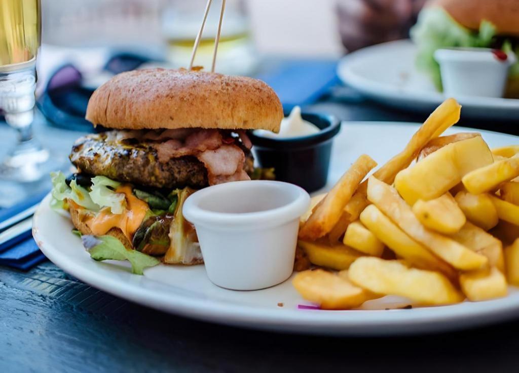 Medicine Hat Inn & Suites Εξωτερικό φωτογραφία