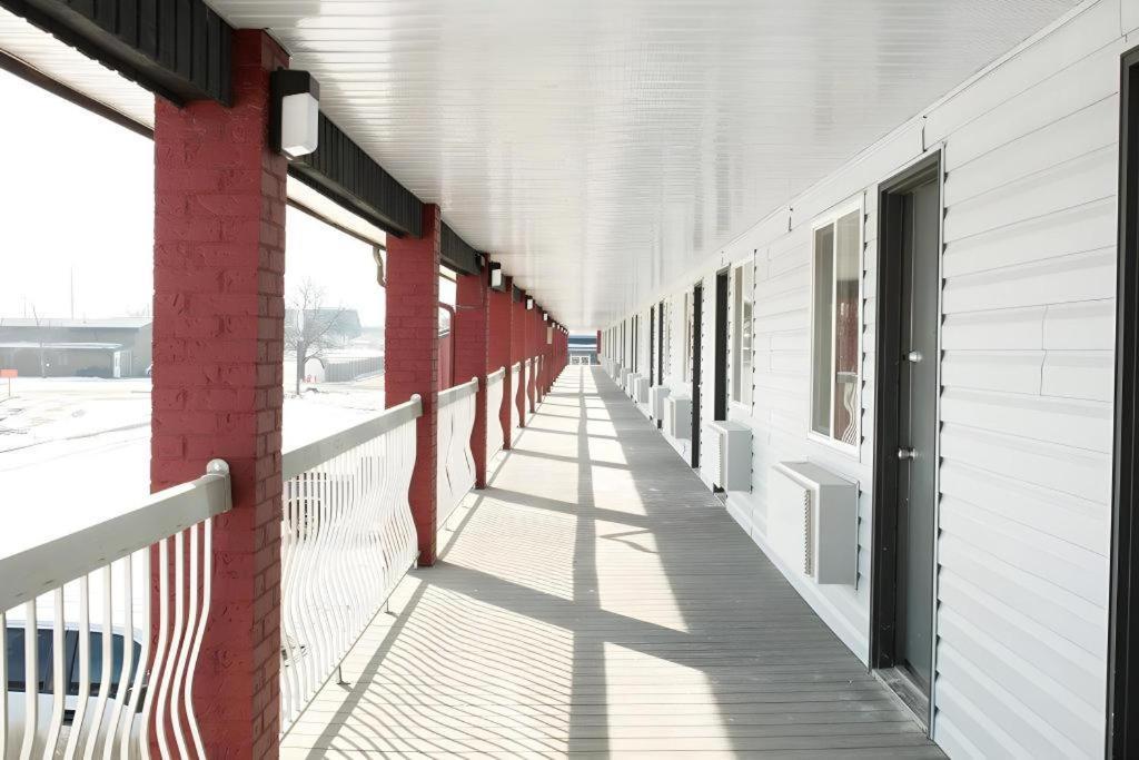 Medicine Hat Inn & Suites Εξωτερικό φωτογραφία