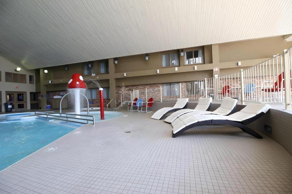 Medicine Hat Inn & Suites Εξωτερικό φωτογραφία