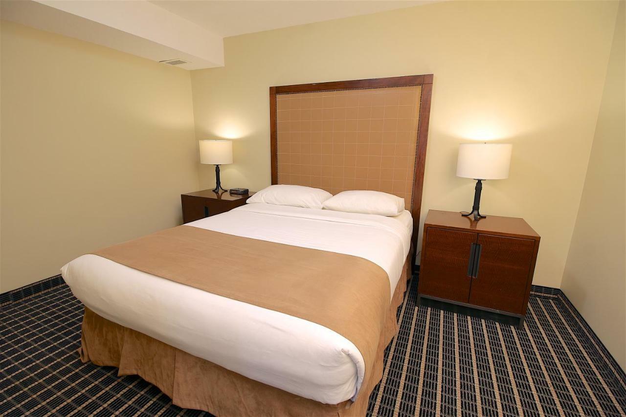 Medicine Hat Inn & Suites Εξωτερικό φωτογραφία