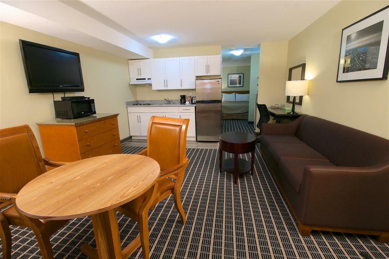 Medicine Hat Inn & Suites Εξωτερικό φωτογραφία