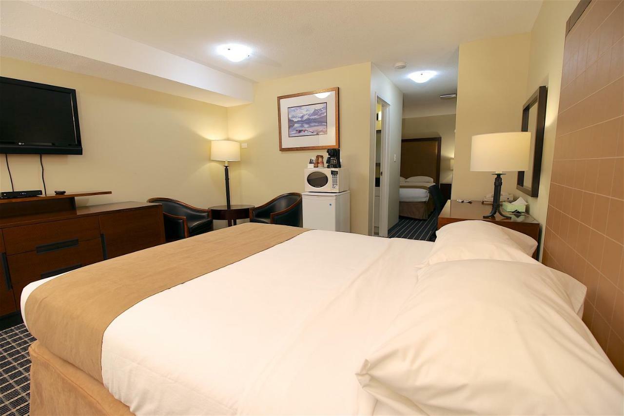 Medicine Hat Inn & Suites Εξωτερικό φωτογραφία